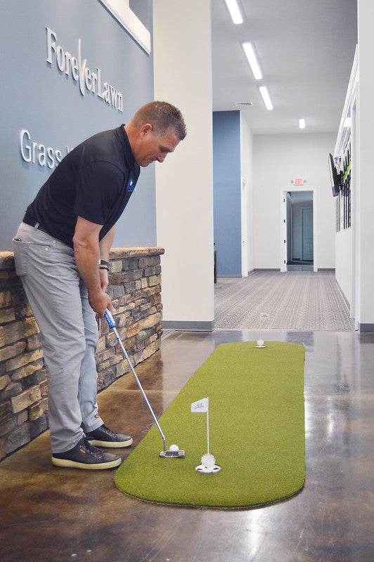 GolfGreens on the Go™ 2.5' X 13' Putting Green